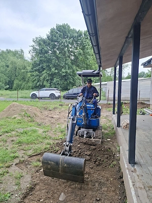 Mini excavator de inchiriat  - imagine 3