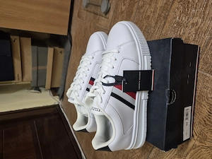 Tommy Hilfiger mărimea 44