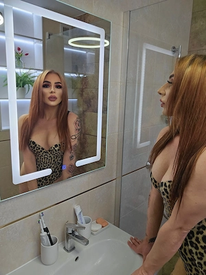 Teresa! Transexuala siliconata poze reale