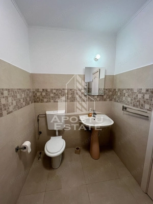 Casa curte comuna , 2 camere in Parneava - imagine 2