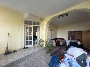 Casa batraneasca cu teren de 3022 mp, in Carani - imagine 8