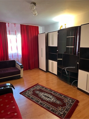 Proprietar , ofer spre inchiriere apartament cu doua camere in Roman  - imagine 2