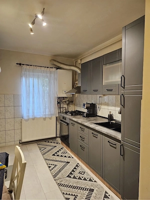 De vanzare apartament cu 3 camere decomandat