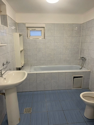 Apartament cu 2 camere la curte, singur in curte ,pe De Mijloc - imagine 6