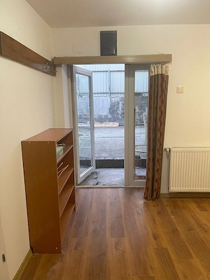 Studio la casa in centru, singur in curte - imagine 2