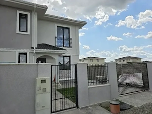 Casa jumatate duplex