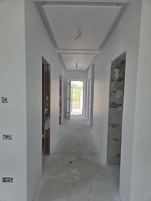 Casa jumatate duplex Mosnita Noua, pozitie excelenta, cartier Europa, toate utilitatile - imagine 9