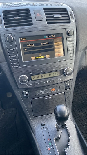Toyota Avensis - imagine 5