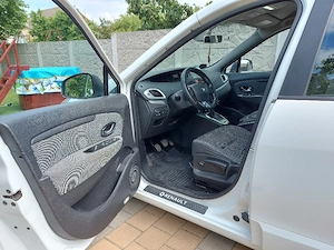 Renault Megane Scenic 1.5 DCI 2011 - imagine 6