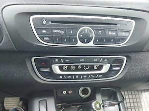 Renault Megane Scenic 1.5 DCI 2011 - imagine 3