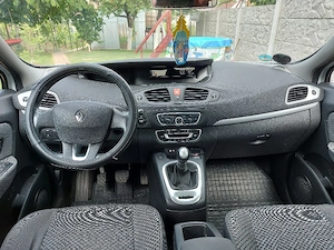 Renault Megane Scenic 1.5 DCI 2011 - imagine 9