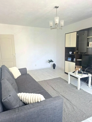 De inchiriat apartament 2 camere, Piața Centrală, et. 4, renovat, 450 eur - imagine 4