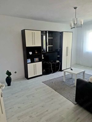De inchiriat apartament 2 camere, Piața Centrală, et. 4, renovat, 450 eur - imagine 3