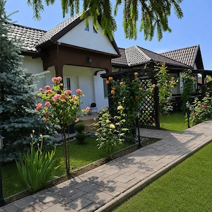 Casă de vânzare în județul Prahova, comuna Drăgănești, sat Cornu de Jos, str. Principală 