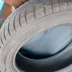 Vand Set Complet Anvelope iarna Kumho WinterCraft WP52, 205/55 R19, 97H PLUS HUSE!!! - imagine 2