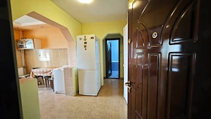 Apartament 2 camere decomandat   Oradea, Str. Moldovei 16 (colț cu Lacul Roșu)