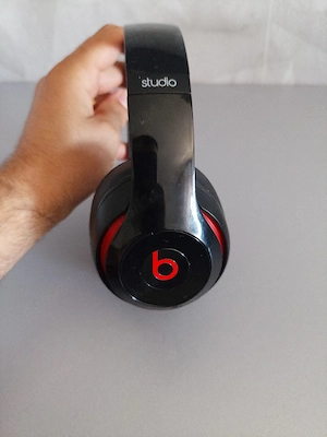 Beats Studio 2 cu fir, Anc