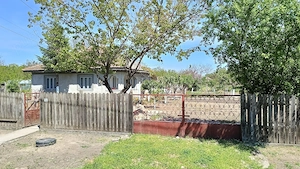 Vând casă în comuna Gheorghe Lazăr 