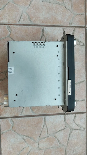 Radio CD Player OEM Volkswagen RCD 300 MP3 (Grundig)   Cod de Deblocare Inclus, Transport Gratuit - imagine 3