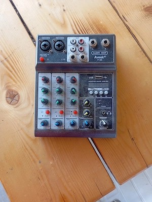 Boxa activa 1000 w și mixer pasiv cu blutut