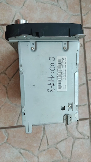 Radio CD Player OEM Volkswagen RCD 300 MP3 (Grundig)   Cod de Deblocare Inclus, Transport Gratuit - imagine 5