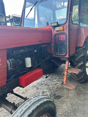 Vând tractor U650