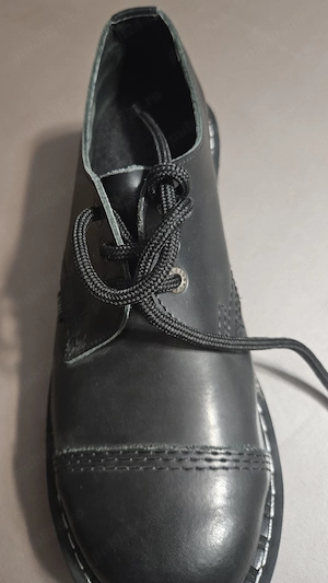 Vând pantofi STEEL