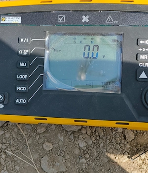 Tester multifunctional pentru instalatii de joasa tensiune
