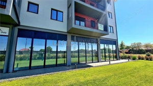 Spatiu  Comercial de inchiriat , bloc nou, zona Mehala - imagine 3