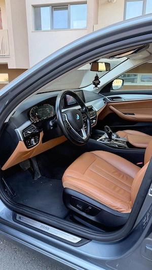 BMW Seria 5 G30 518d - imagine 5