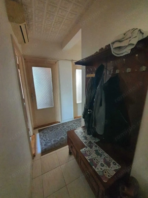 Decomandat, mobilat  #537;i utilat la etaj intermediar - imagine 6