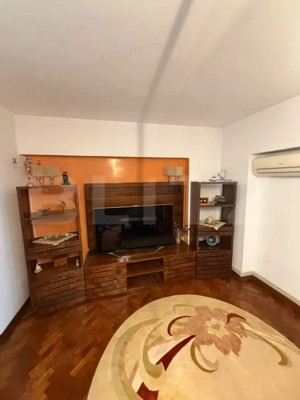 Apartament 3 camere, decomandat, 80 mp, zona Podu Roș - imagine 2