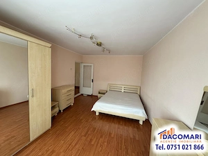 Apartament spațios 3 camere, 72 mp total, Casa Roșie. - imagine 2