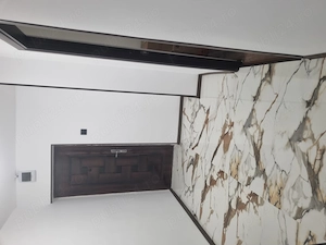Închiriez apartament ultracentral 2camere.etaj2 
