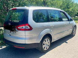 vând Ford Galaxy 2015 - imagine 2