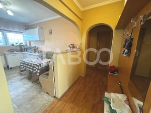 COMISION 0 - Apartament cu 4 camere 2 bai pivnta si balcon Cisnadie - imagine 10