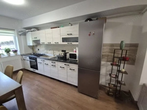 Apartament 3 camere, 62mp, 2 garaje, balcon 12mp, zona Sesul de Sus - imagine 5