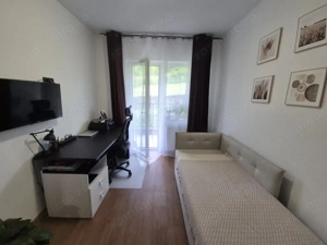 Apartament 3 camere, 62mp, 2 garaje, balcon 12mp, zona Sesul de Sus - imagine 7