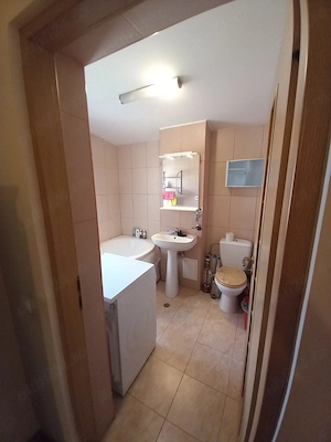 Vand sau inchiriez apartament 2 camere decomandat, parcare inclusa - imagine 6