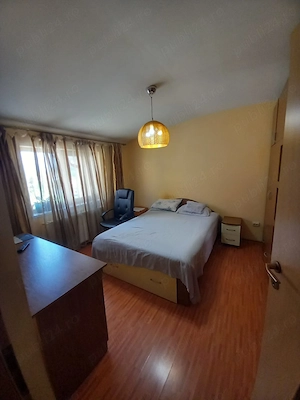 Vand sau inchiriez apartament 2 camere decomandat, parcare inclusa - imagine 2