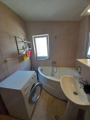 Vand sau inchiriez apartament 2 camere decomandat, parcare inclusa - imagine 5