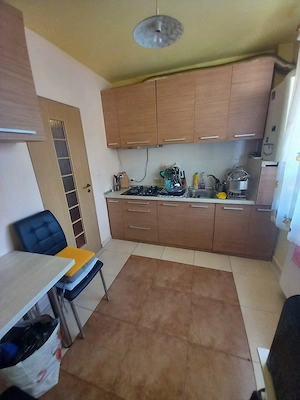 Vand sau inchiriez apartament 2 camere decomandat, parcare inclusa - imagine 7