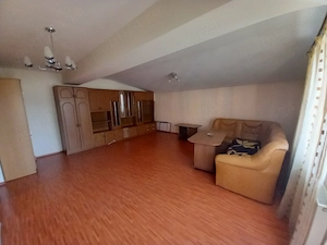 Inchiriez apartament 2 camere decomandat cu parcare si terasa - imagine 9