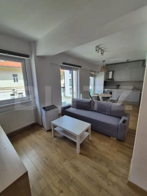 Apartament cu 3 camere, 2 băi, intermediar Parcare subteran, Centru! - imagine 3
