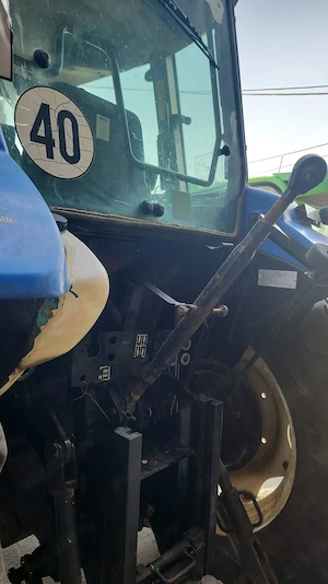 Tractor New Holland TD5050 - imagine 3