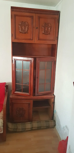 vand comodă veche