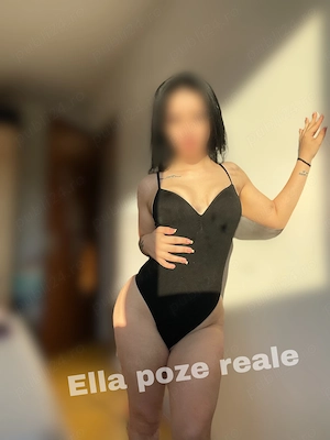 Ella, doar deplasari   