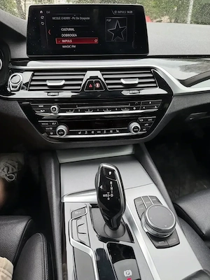 BMW seria 5 G30 520i 2019  - imagine 7