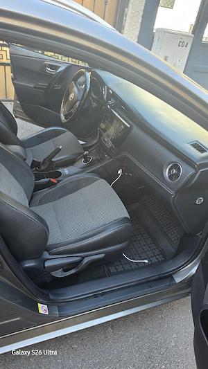 toyota-auris-1-8-hybrid- - imagine 2