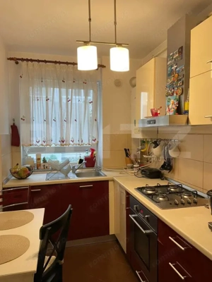Apartament 3 camere de vânzare – zonă excelentă, cu loc de parcare - imagine 4